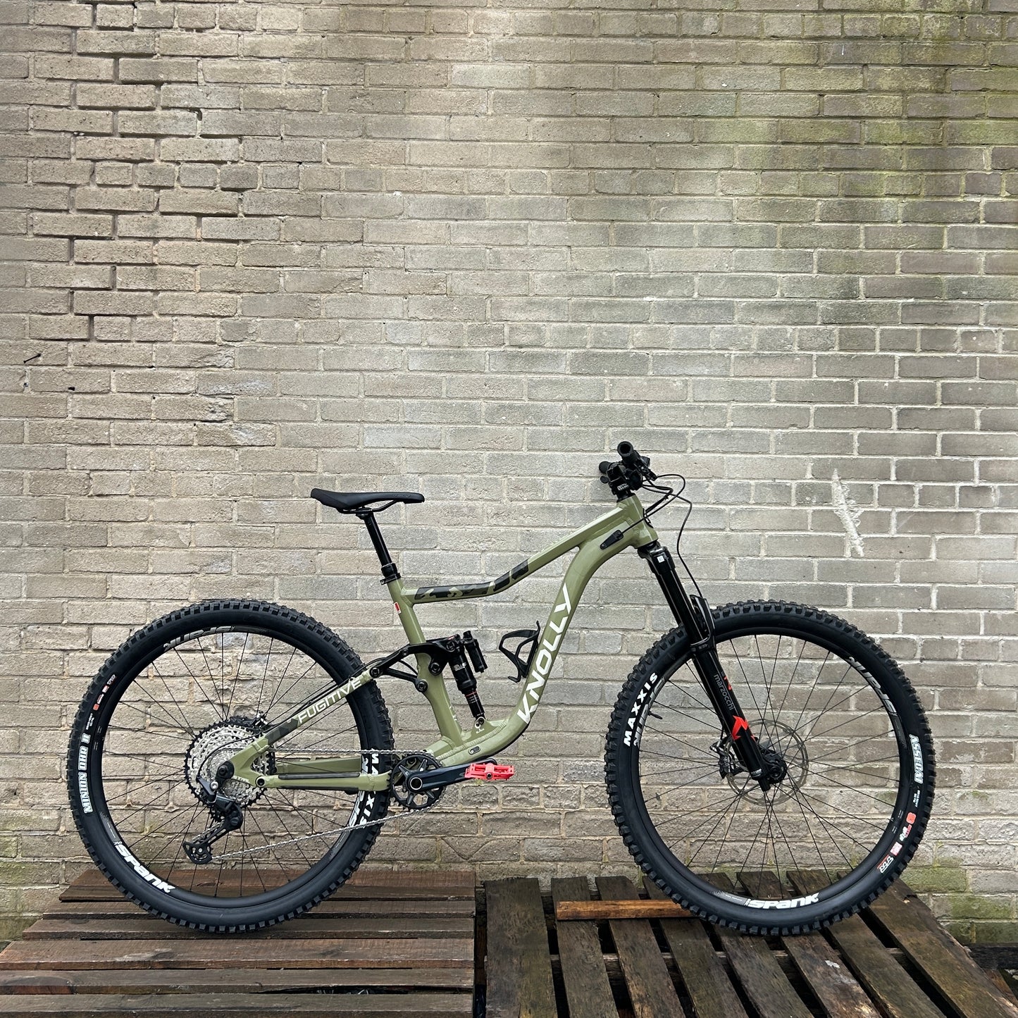 Knolly fugitive gen5 grandeur large