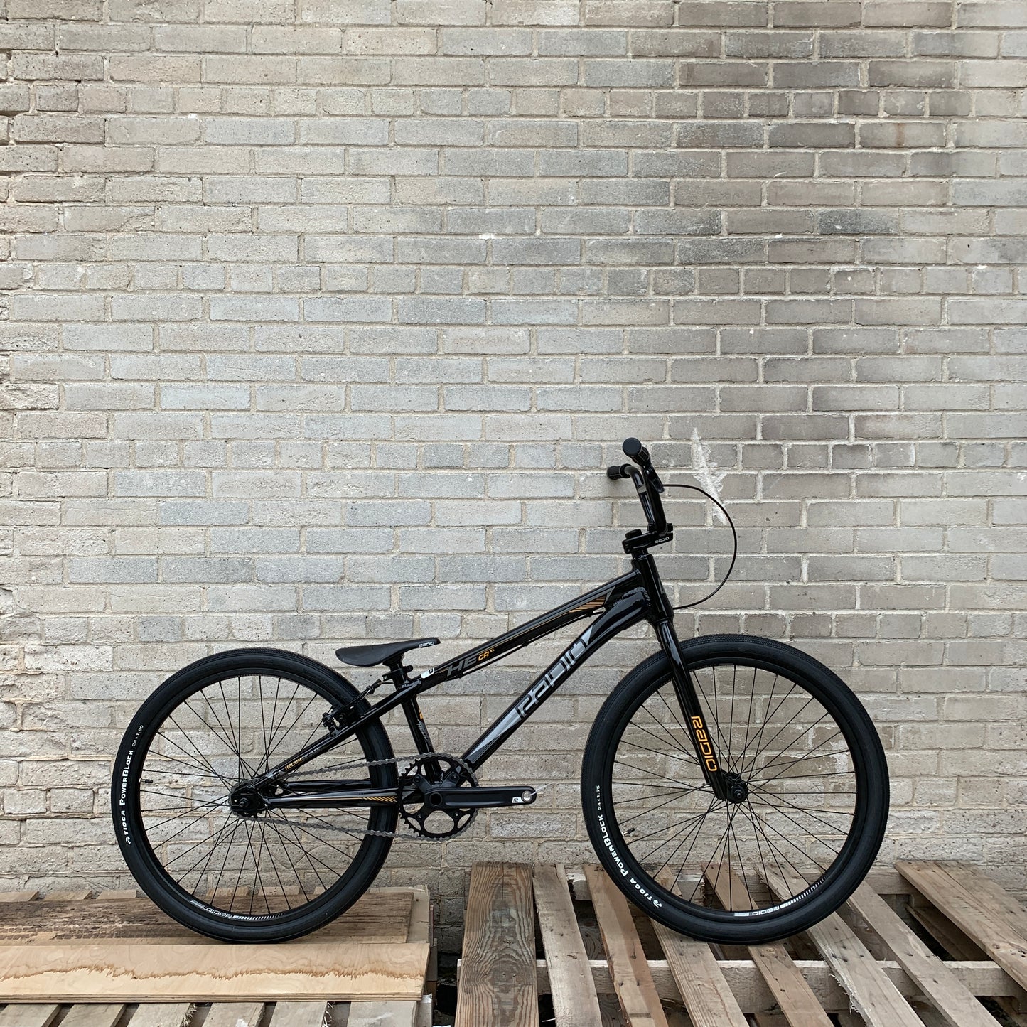 radio raceline xenon pro XL cruiser blk